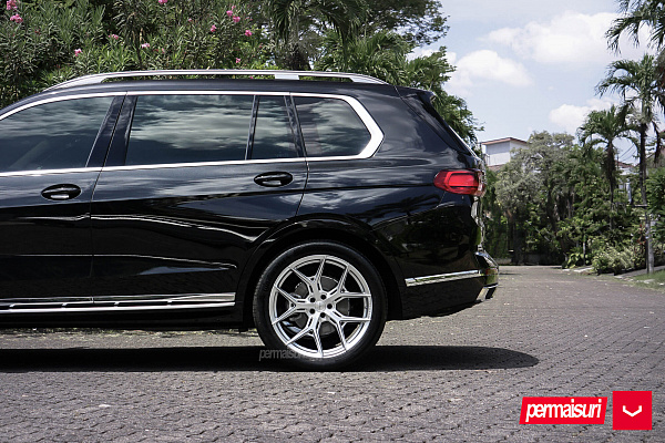 Фото дисков Vossen HF-5 Серебро на BMW X7 (G07)