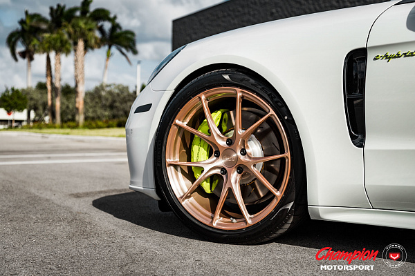 Фото дисков Vossen RS74 Глянцевая медь на Porsche Panamera II