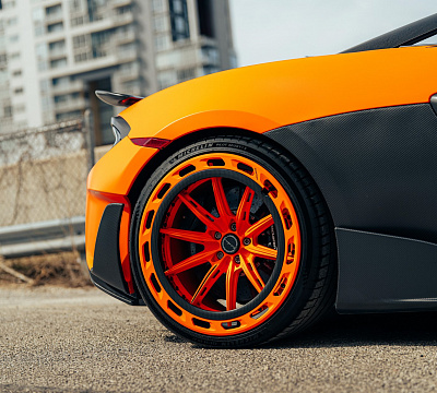 Фото дисков Brixton Forged FDE11 Aerotech на McLaren 600