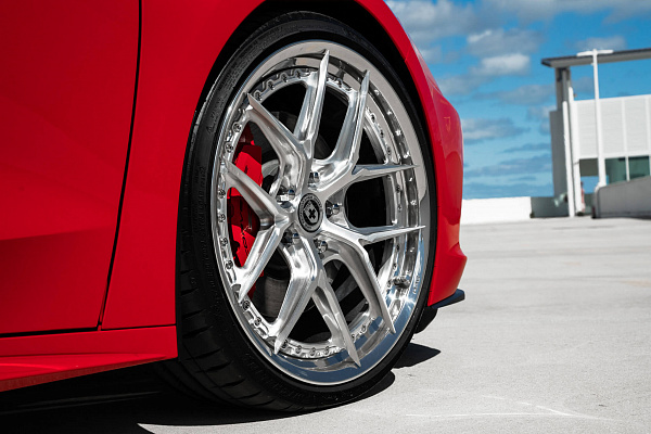 Фото дисков HRE S101SC Глянцевый лак на Chevrolet Corvette C8