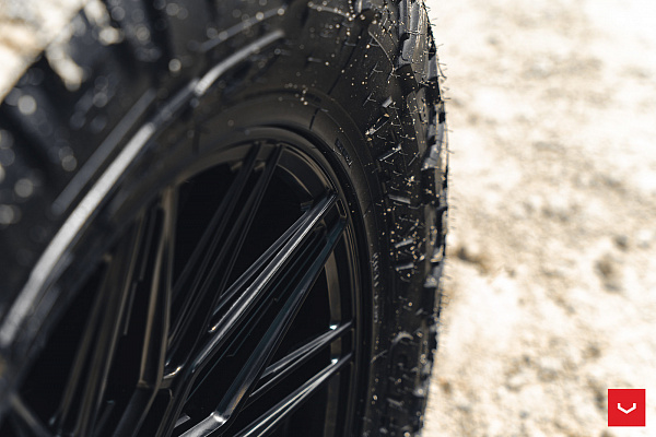 Фото дисков Vossen HF6-5 Черный сатин на Ford Bronco