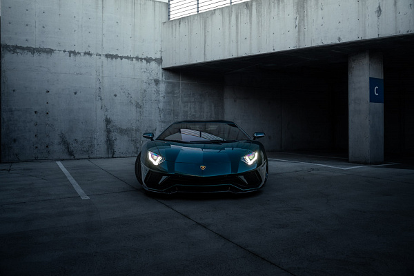Фото дисков Brixton Forged TR05 Черный глянец на Lamborghini Aventador
