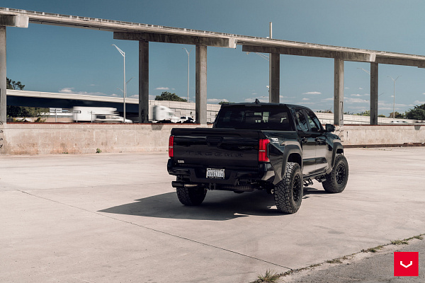 Фото дисков Vossen HFX-1 (6-Lug) Черный сатин на  Toyota Tacoma IV