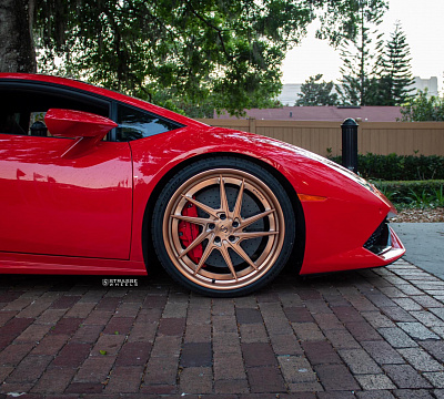 Фото дисков Strasse Wheels SV1T Deep Concave FS на Lamborghini Huracan