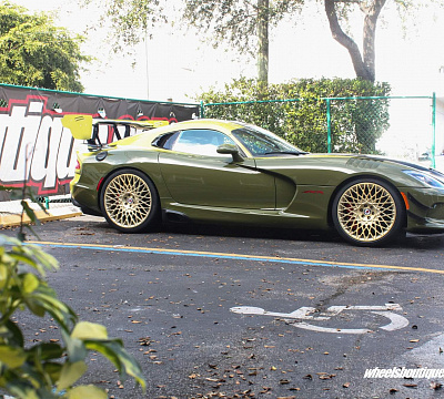 Фото дисков HRE 501M на Dodge Viper