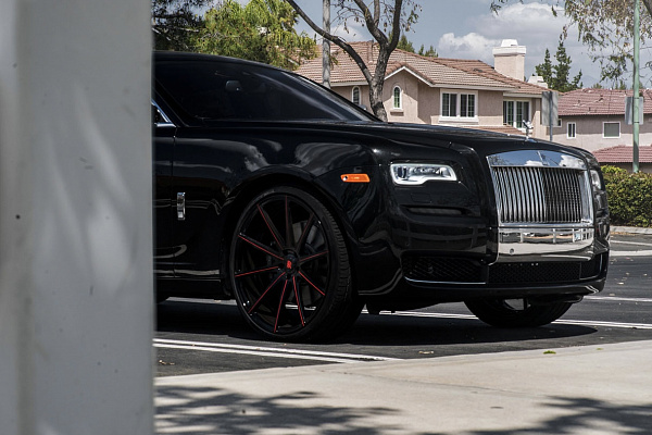 Фото дисков Savini SV41 Другой цвет на Rolls-Royce Ghost I