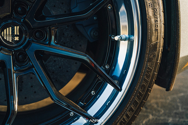 Фото дисков Anrky AN31 Черный глянец на Chevrolet Corvette C8