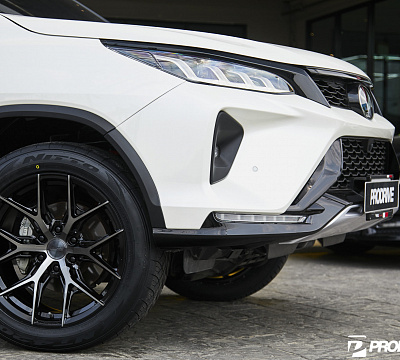 Фото дисков Vossen HF6-4 на Toyota Fortuner II
