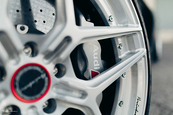 Фото дисков Brixton Forged WR7 Глянцевый лак на Audi R8 (4S)