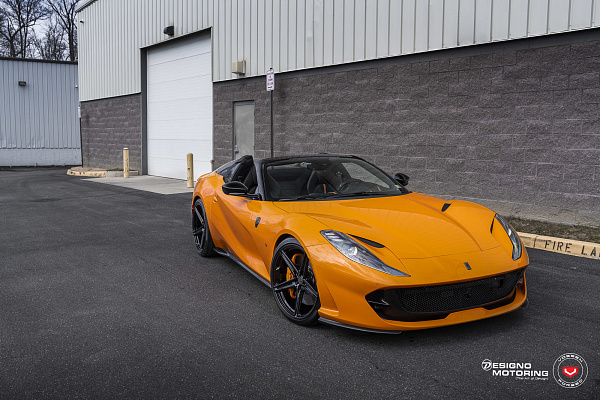 Фото дисков Vossen M-X5 Черный глянец на Ferrari 812