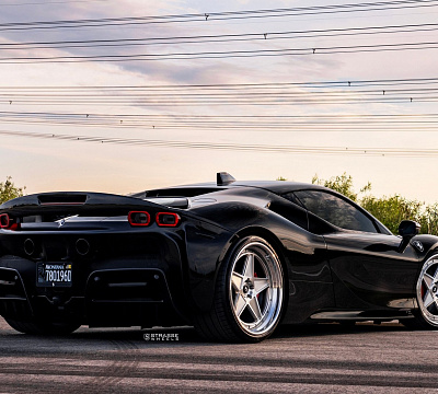 Фото дисков Strasse Wheels F5 Track на Ferrari SF90