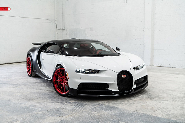 Фото дисков Anrky AN13 Красный сатин на Bugatti Chiron