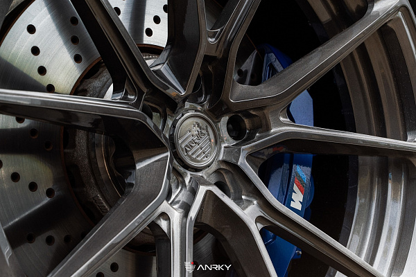 Фото дисков Anrky AN12 Глянцевый темный лак на BMW 5/M5 (G60/G90)