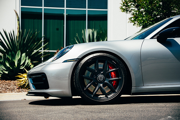 Фото дисков Brixton Forged FDE01 Черный сатин на Porsche 911 VIII