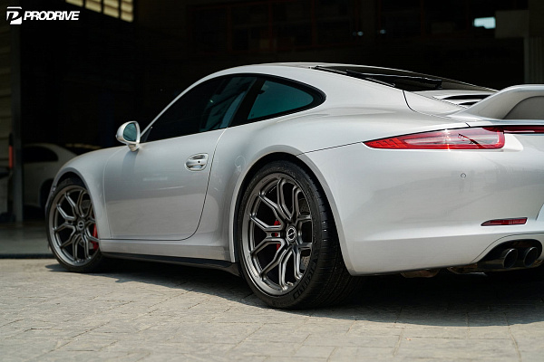 Фото дисков Brixton Forged CM5-R Глянцевый темный лак на Porsche 911 VII