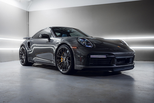 Фото дисков HRE P103 Глянцевый темный лак на Porsche 911 VIII