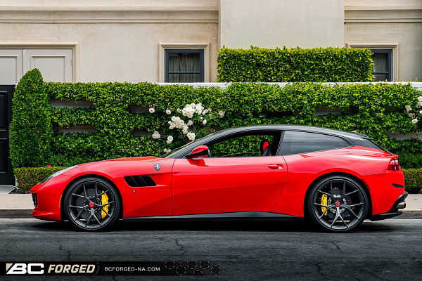 Фото дисков BC Forged KL01 Глянцевый темный лак на Ferrari GTC4Lusso