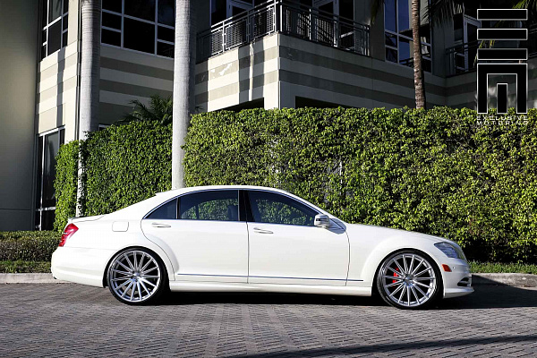 Фото дисков Vossen VFS-2 Серебро на Mercedes-Benz S-Class (W221)