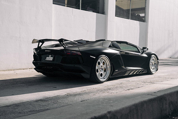 Фото дисков HRE 454 GTM Глянцевый лак на Lamborghini Aventador