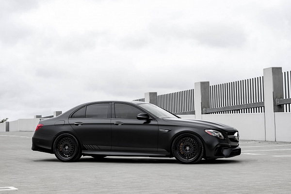 Фото дисков HRE 501 Черный сатин на Mercedes-Benz E-Class (W213, S213, C238)