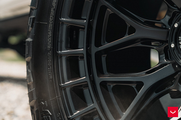 Фото дисков Vossen HFX-1 (8-Lug) Черный сатин на Ram 1500 V