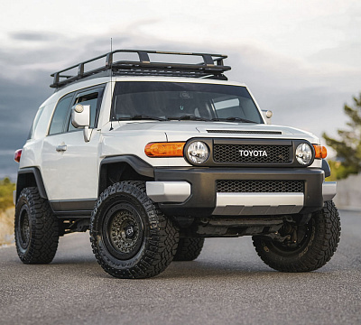 Фото дисков Black Rhino BARRICADE на Toyota FJ Cruiser