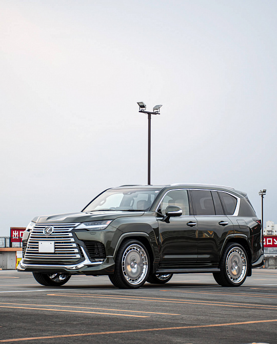 Фото дисков 935 Полированный лак на Lexus LX IV