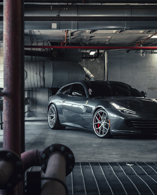 Фото дисков S21-01 Полированный лак на Ferrari GTC4Lusso