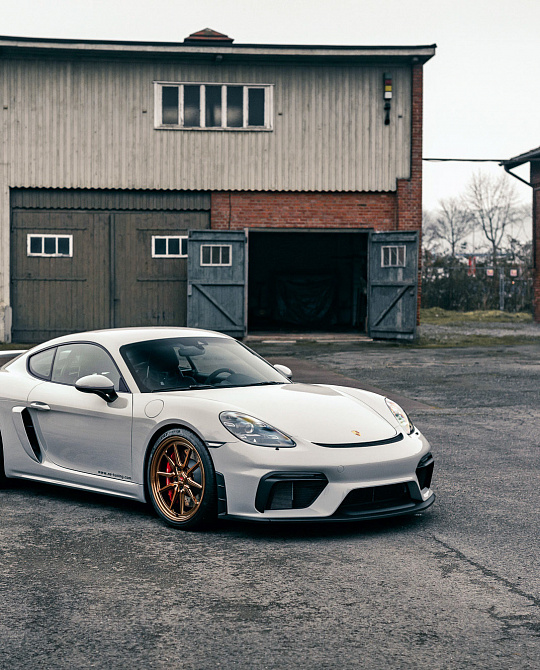 Фото дисков ML-X2 Глянцевая бронза на Porsche Cayman II