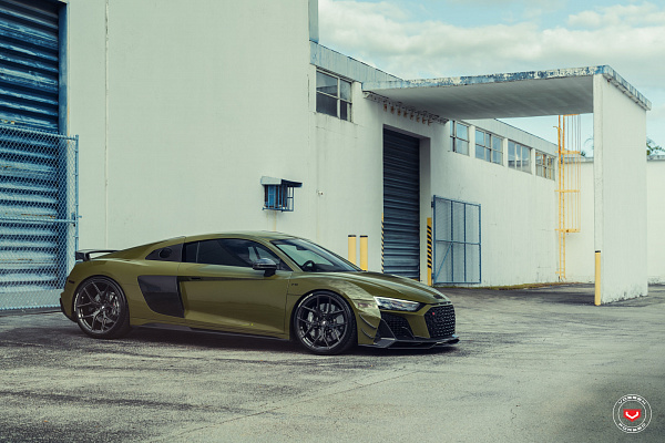 Фото дисков Vossen S21-01 Глянцевый темный лак на Audi R8 (4S)