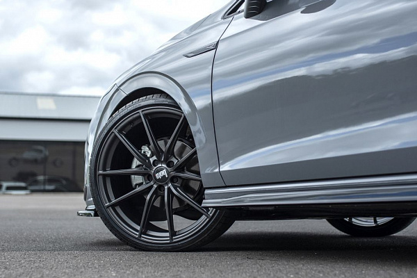 Фото дисков Bola FLC Сатиновый графит на Volkswagen Golf VIII