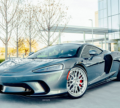 Фото дисков Strasse Wheels SV10M Deep Concave FS на McLaren 650S