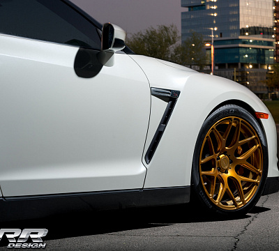 Фото дисков MRR FS01 на Nissan GT-R