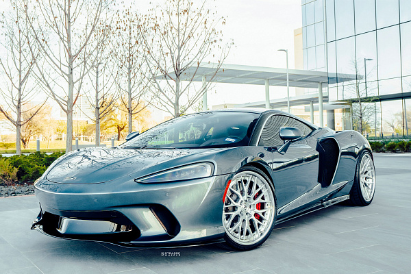 Фото дисков Strasse Wheels SV10M Deep Concave FS Глянцевый лак на McLaren 650S