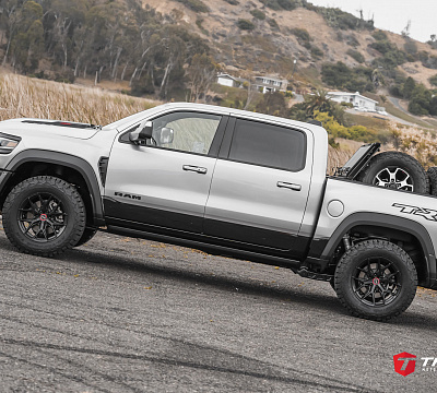 Фото дисков Vossen HF6-4 на Ram 1500 V