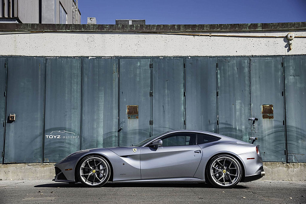 Фото дисков HRE S101 Глянцевый тонированный лак на Ferrari F12