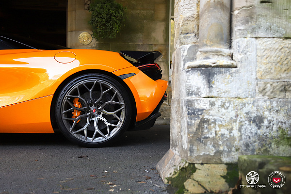 Фото дисков Vossen S17-01 Глянцевый темный лак на McLaren 720S