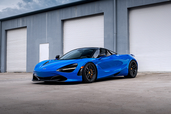 Фото дисков Strasse Wheels SV4 Deep Concave FS Черный сатин на McLaren 720S