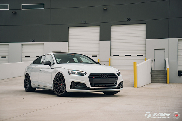 Фото дисков Vossen S17-01 Глянцевый темный лак на Audi A/S/RS 5 (F5)