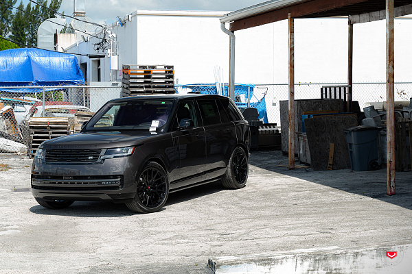 Фото дисков Vossen M-X3 Черный глянец на Land Rover Range Rover V