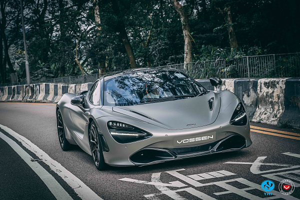 Фото дисков Vossen EVO-2R Черный глянец на McLaren 720S