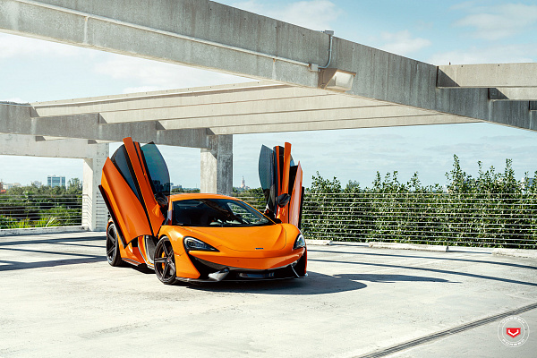 Фото дисков Vossen M-X5 Глянцевый темный лак на McLaren 570S