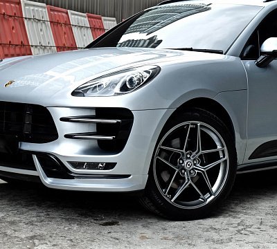 Фото дисков HRE FF11 на Porsche Macan I