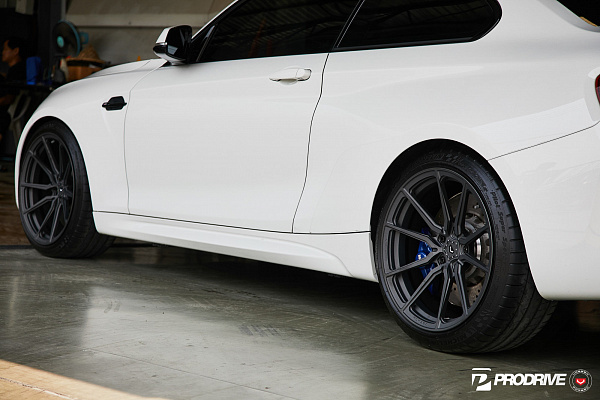 Фото дисков Vossen M-X2 Сатиновый графит на BMW 2/M2 (F22/F87)