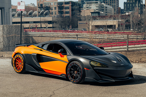 Фото дисков Brixton Forged FDE11 Aerotech Черный сатин на McLaren 600