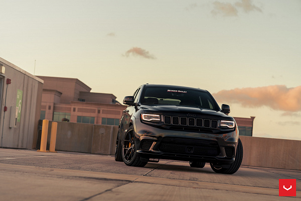 Фото дисков Vossen HF-5 Черный глянец на Jeep Grand Cherokee IV