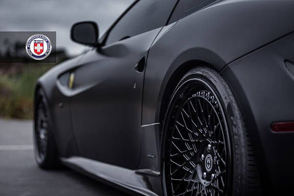 Фото дисков HRE 501 Черный глянец на Ferrari FF