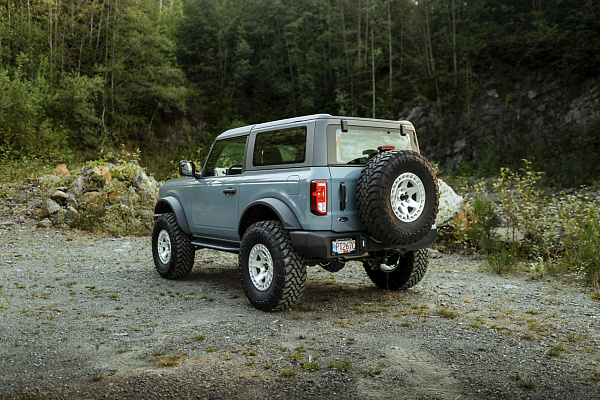 Фото дисков Black Rhino BAHARI Сатиновый лак на Ford Bronco