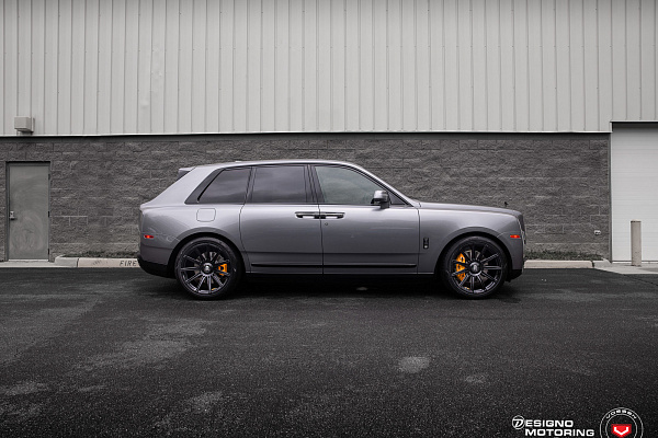 Фото дисков Vossen S17-12 Черный сатин на Rolls-Royce Cullinan
