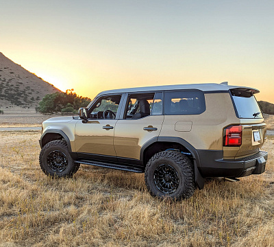 Black Rhino RIVAL